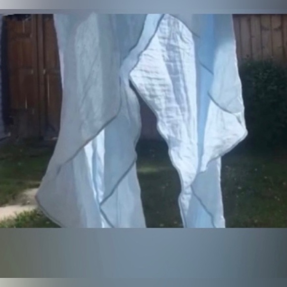 🎉Host pick 🎉  NEW! Linen blend , Cris cross, Irregular hem top - Picture 7 of 12